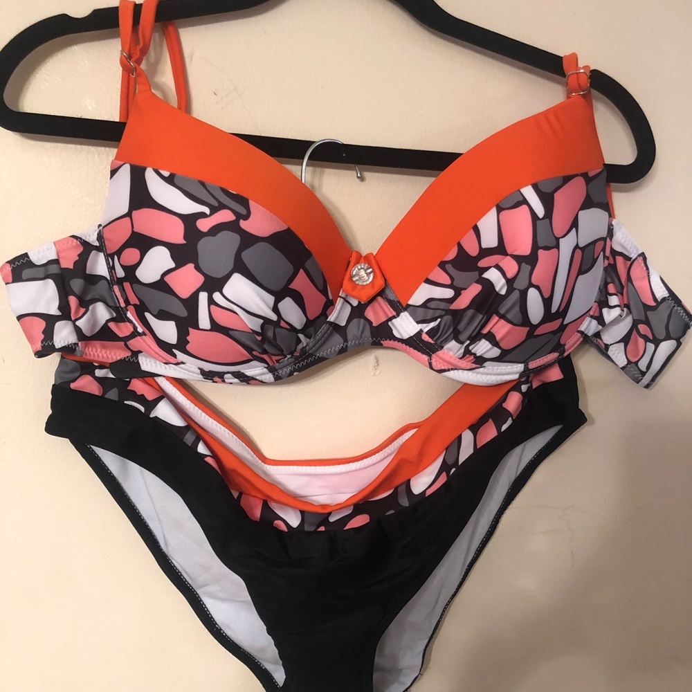 Woman’s bady suit xl